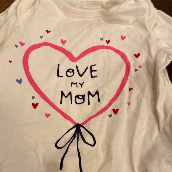 Baby gap 3-6M love my mom heart balloon cream colored long sleeve onesie - Picture 2 of 3